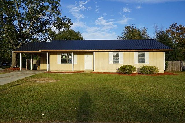 1st image of 1617 Charter Oaks Dr