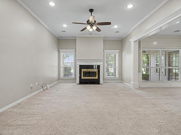5th image of 412 N Forest Ridge Blvd