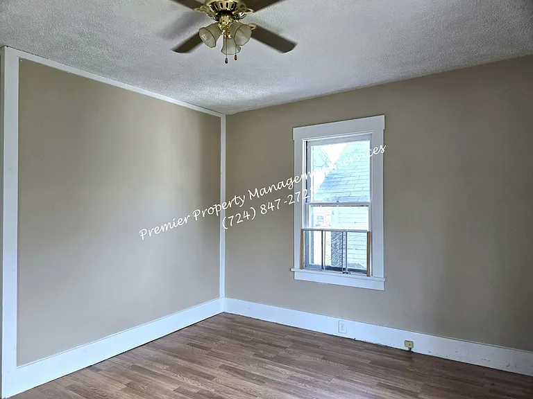 407 Bridge St — Photo 7