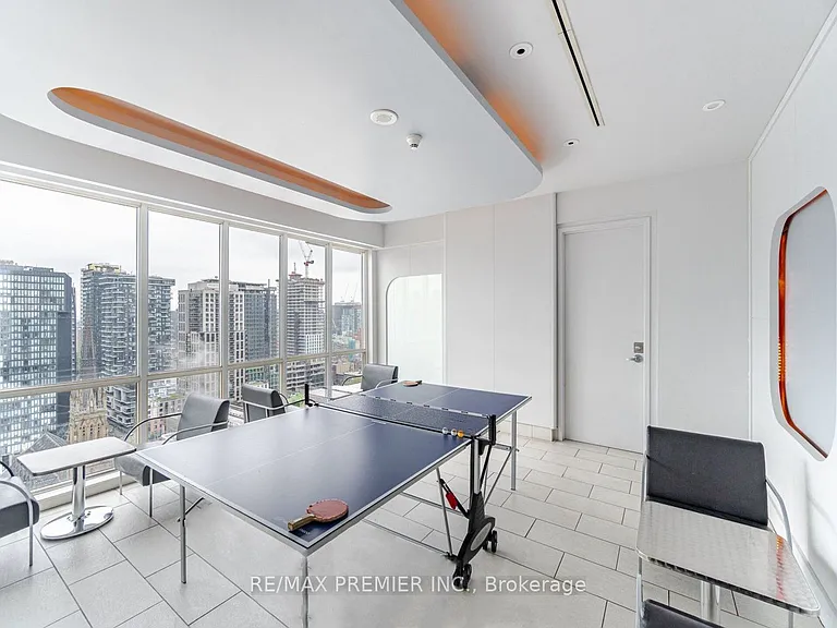 220 Victoria St #705 — Photo 31