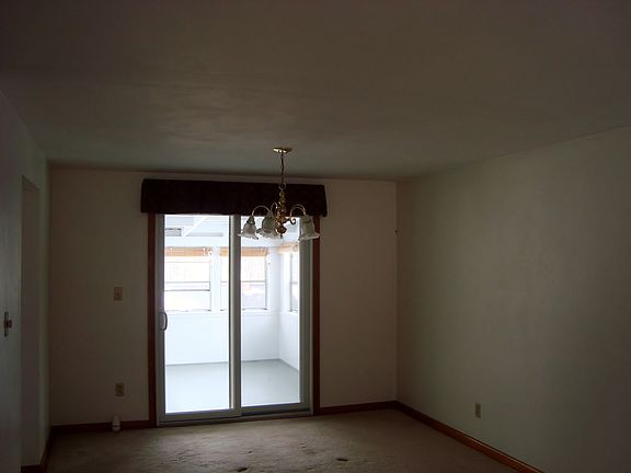 4th image of 4813 Marshall Dr E