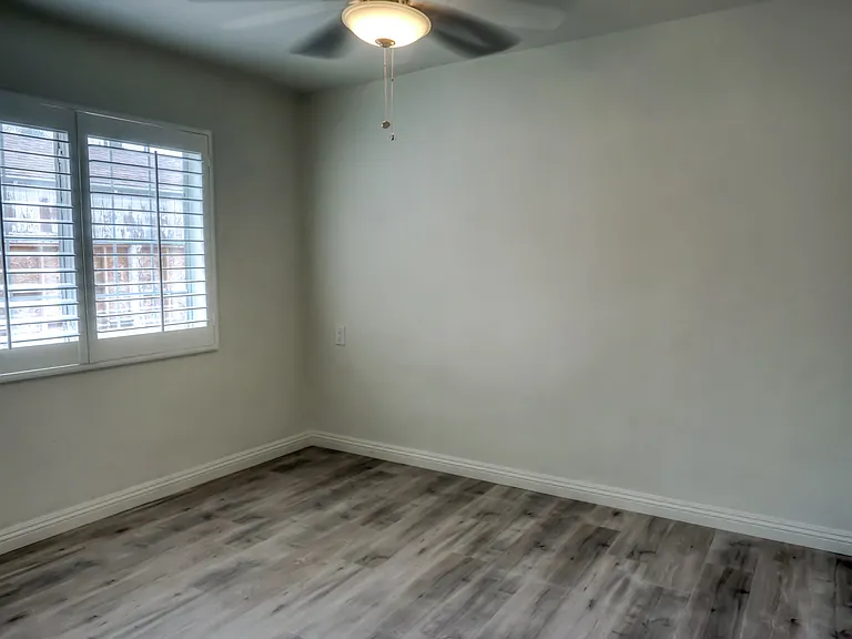 3897 Pontiac Ave — Photo 11
