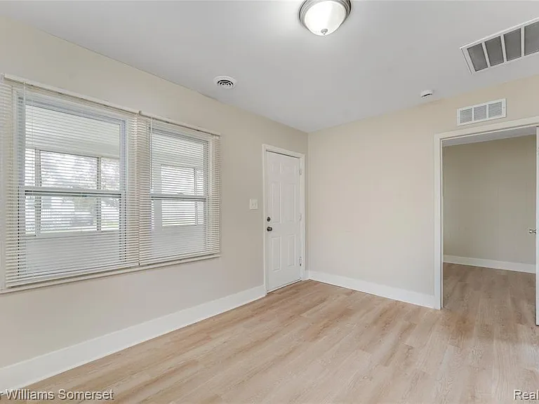 24646 Tuscany Ave — Photo 6