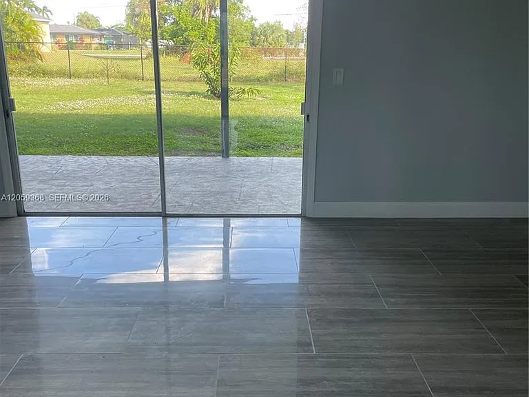 737 Sesame Ct — Photo 4