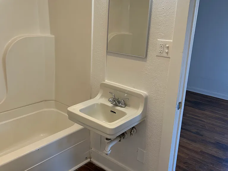 1300 S Hayden St — Photo 13