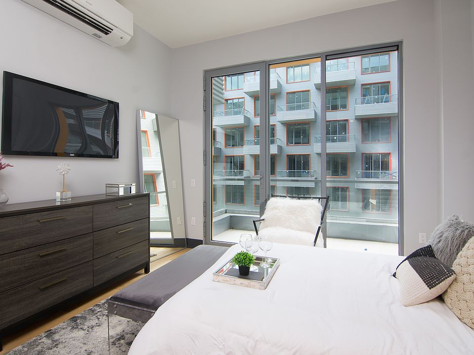 1st image of 10 Montieth St APT 611