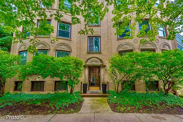 1st image of 6737 N Greenview Ave #1S