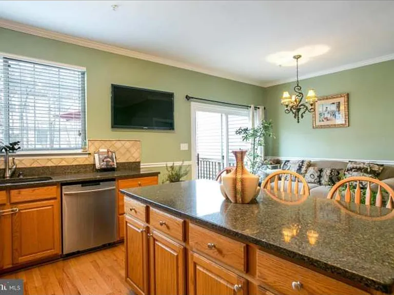 8130 Mallard Shore Dr — Photo 17