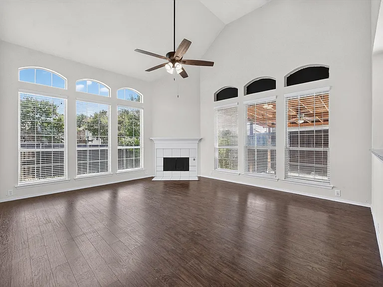 2328 Hunters Run Dr — Photo 18