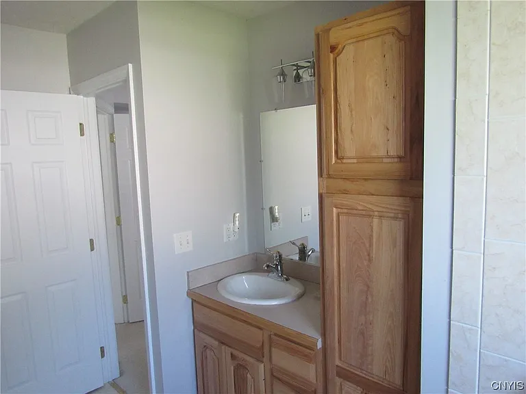 28 E River Rd #2-1 — Photo 15