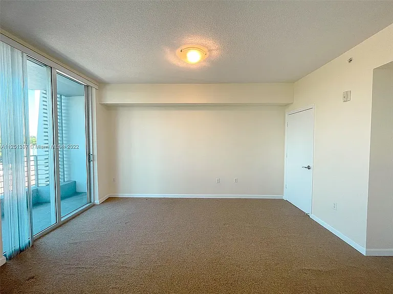 3339 Virginia St #320 — Photo 11