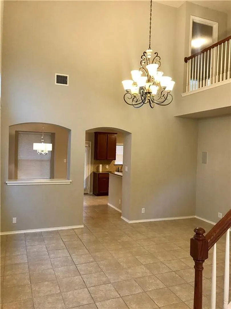 Wonderful 2 Story Home in Parmer Village — Photo 4
