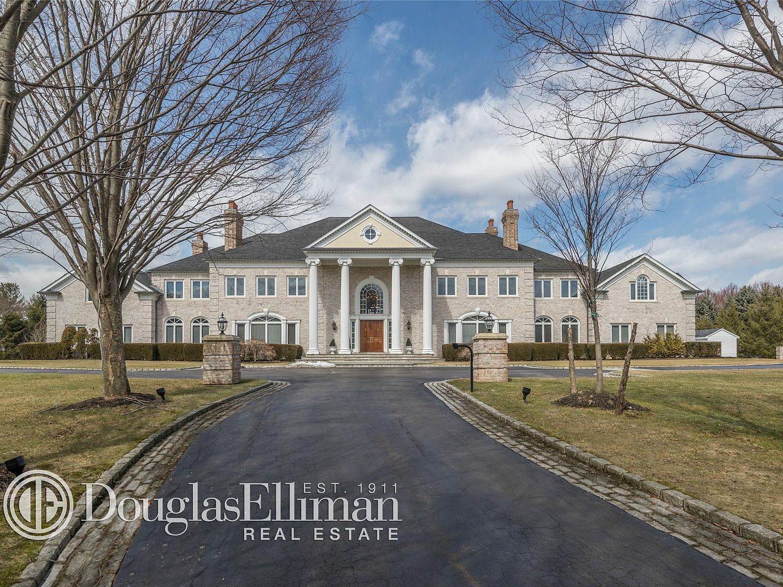 14 Chestnut Hill Dr, Oyster Bay, NY 11771 | Zillow