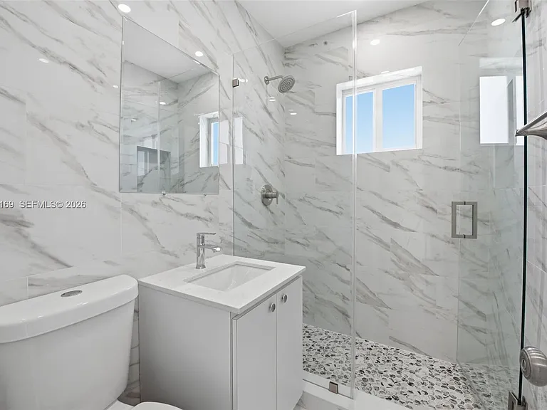 6785 SW 17th St — Photo 12