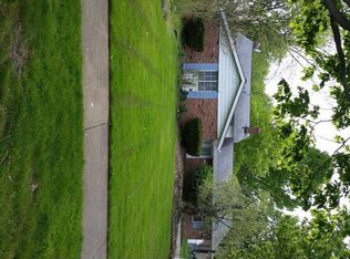 4218 Laurell Ln, North Olmsted, OH 44070