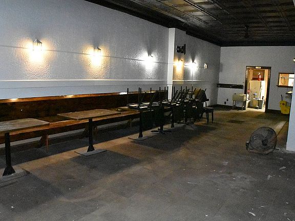 4th image of 106 S Main St