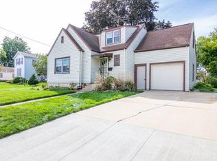 1314 S 3rd St, Watertown, WI 53094
