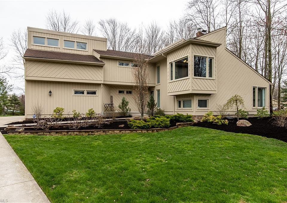 1st image of 5825 Dodsworth Ln