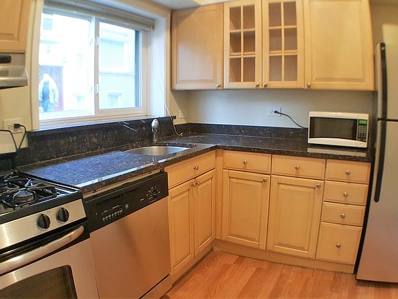 4th image of 2954 W Arthur Ave APT Gn