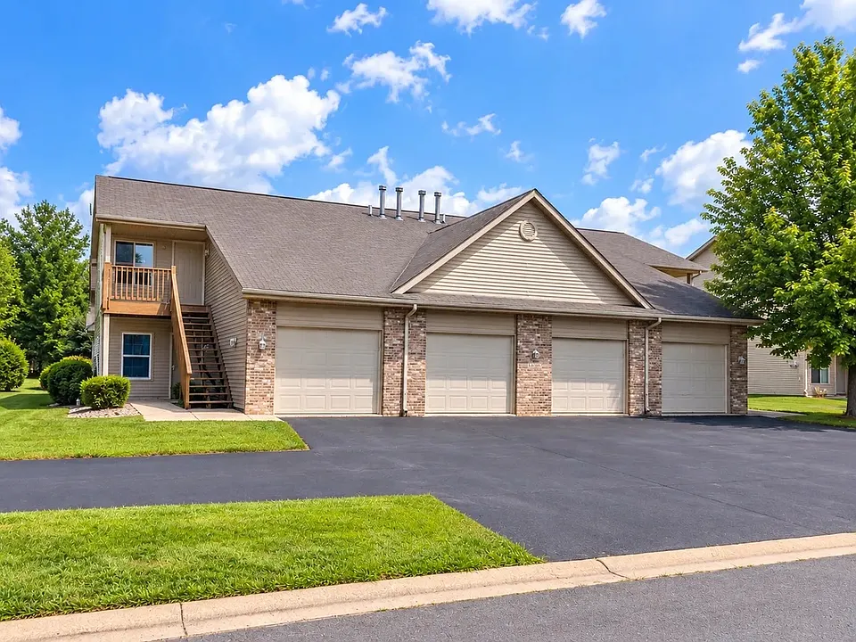 4867 Pine Meadow Pkwy #1