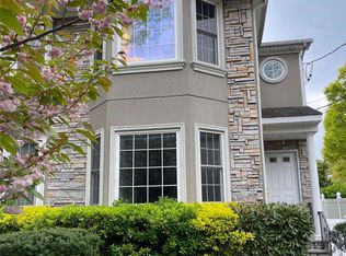 63 Dunwood Rd #B, Port Washington, NY 11050