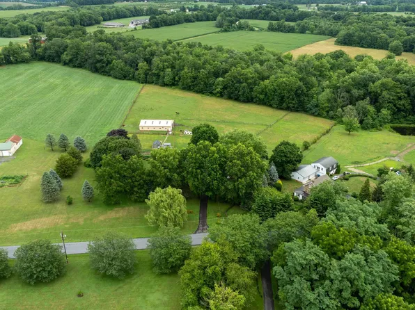 247 Lippitt Rd, Honey Brook, PA 19344