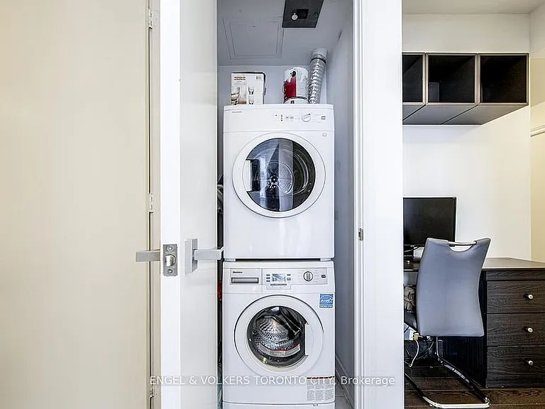 28 Wellesley St E #1104 — Photo 52
