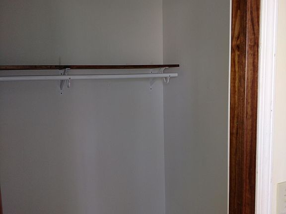2nd image of 812 E Ford St APT B