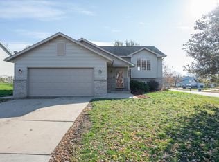 4464 Surrey Ln NW, Rochester, MN 55901