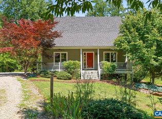 389 Walk Around Ln, Roseland, VA 22967