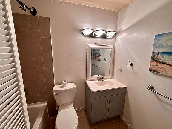 5th image of 75-5873 Walua Rd APT 223