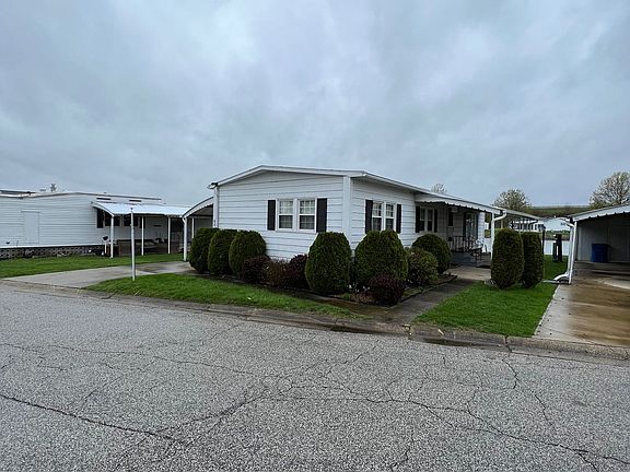 Exterior Image-13-Kropf 401E Pikewood Manor