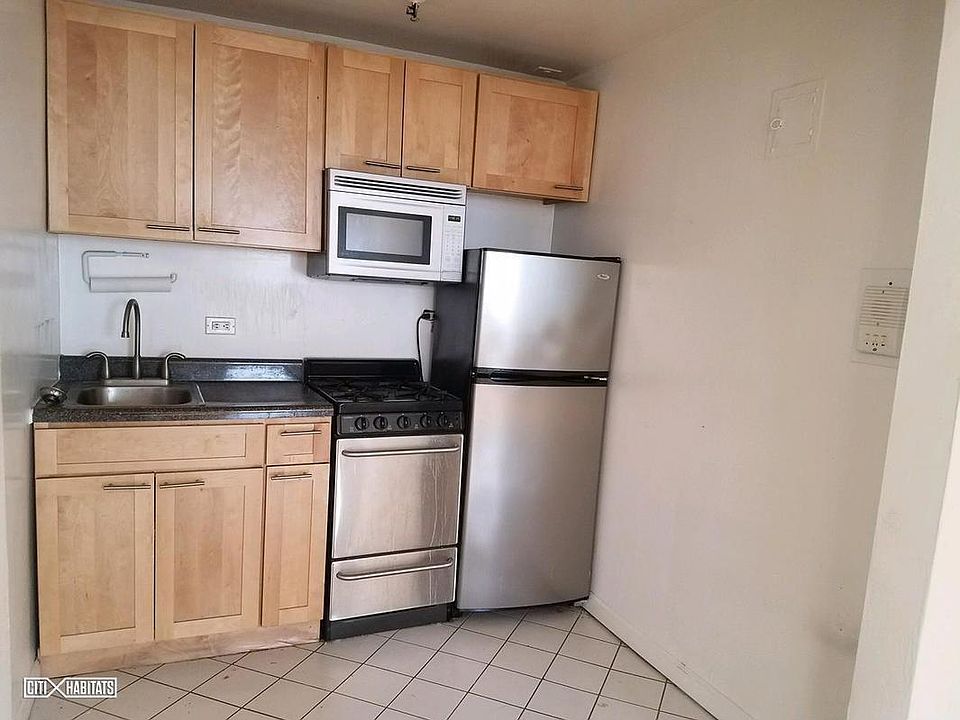 1st image of 135 E 61st St APT 3B