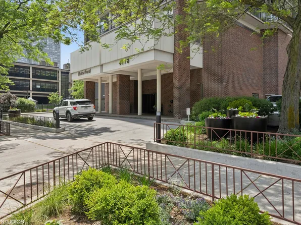 4170 N Marine Dr APT 21C, Chicago, IL 60613