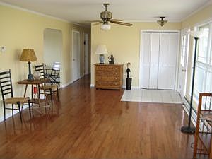 Living room/Dining area