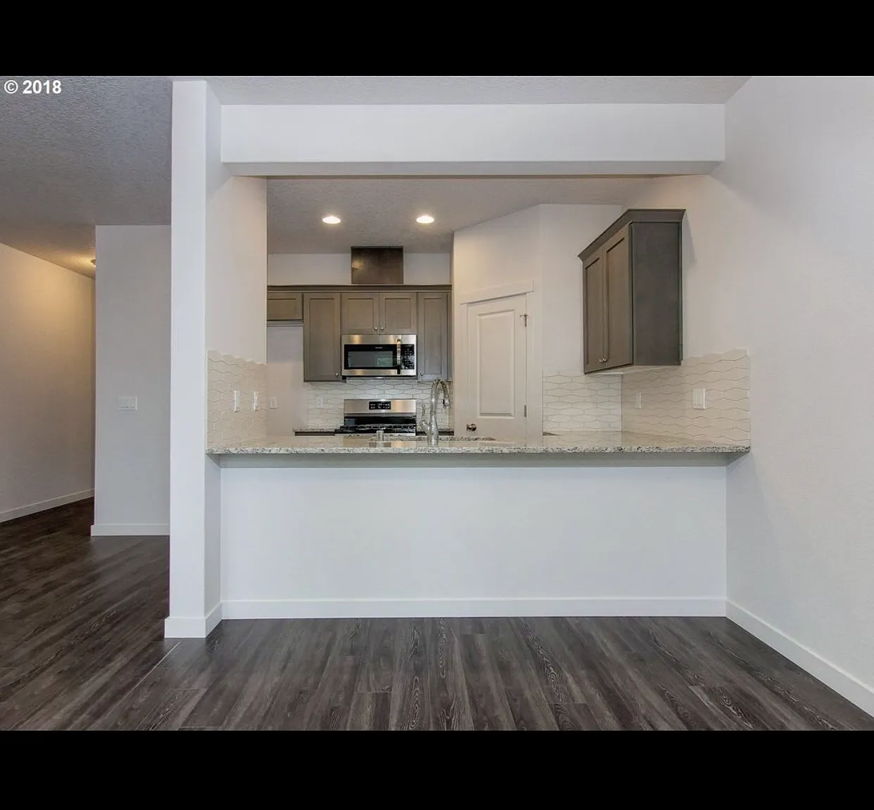3 bed, 2.5 bath, 1749 sqft, $2,300 — Photo 1
