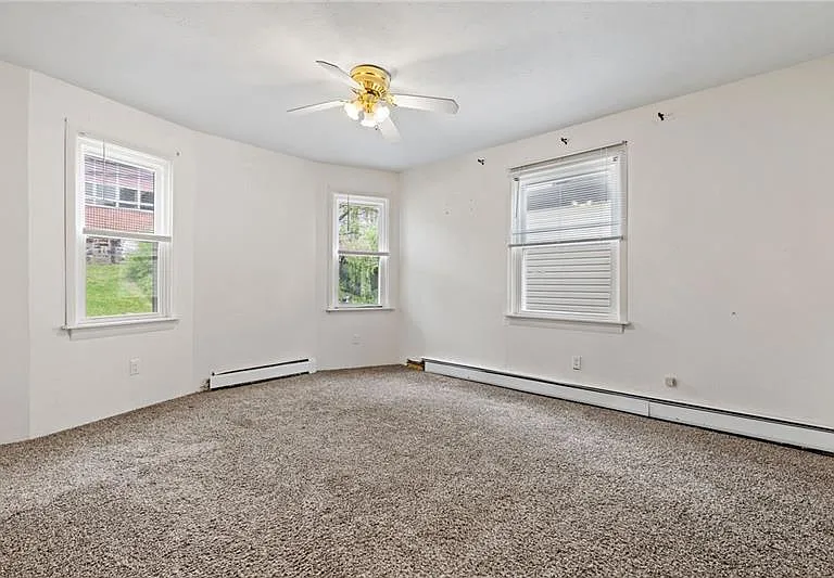 209 E Meyers St — Photo 13