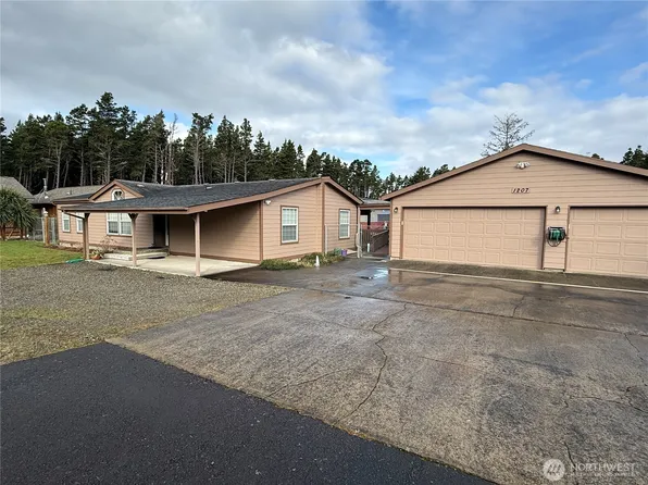 1207 215th Lane, Ocean Park, WA 98640