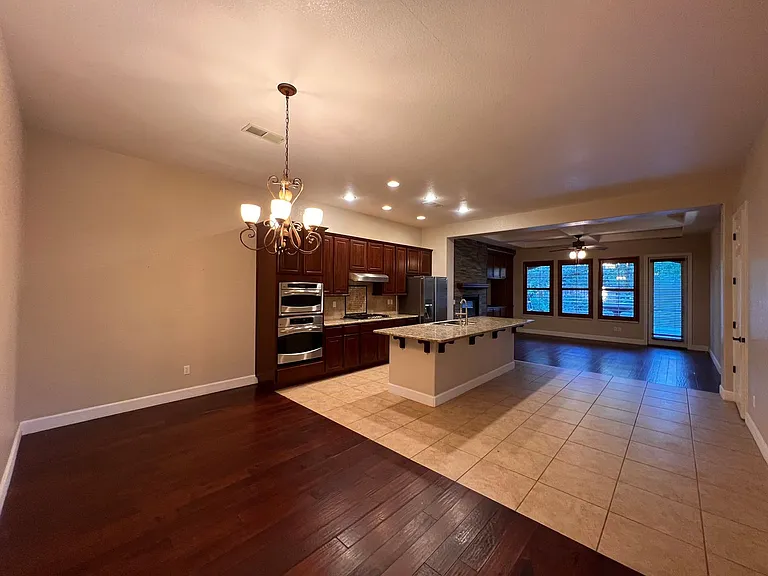 10880 Pentwater Dr — Photo 9