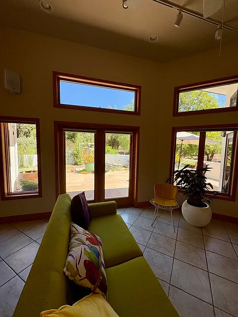 1 bed, 1400 sqft, $3,995 — Photo 2