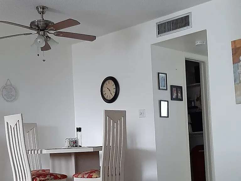 1007 N 19th Ave #7 — Photo 5