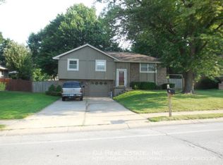 421 NE Duncan Rd, Blue Springs, MO 64014