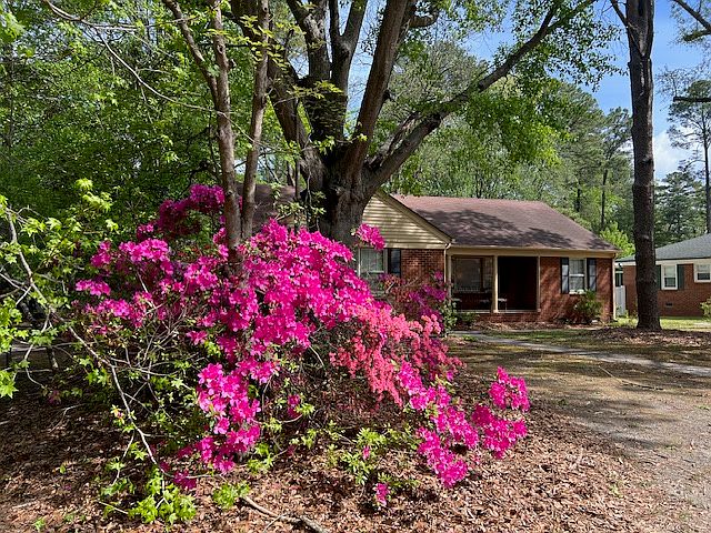 1st image of 1403 Evergreen Dr
