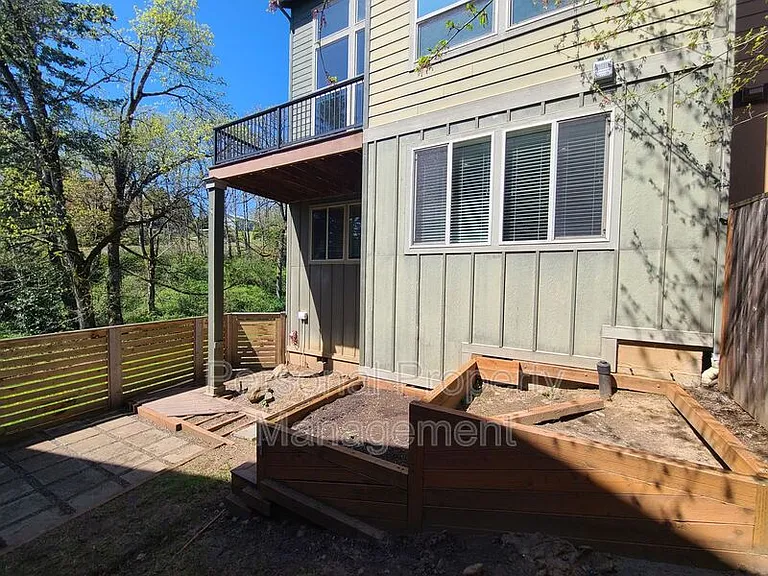 2085 34th St — Photo 35