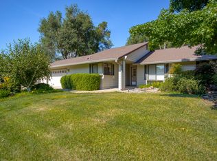1461 Edgewood Dr, Redding, CA 96003