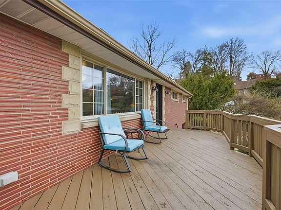 4th image of 2386 Crestview Rd