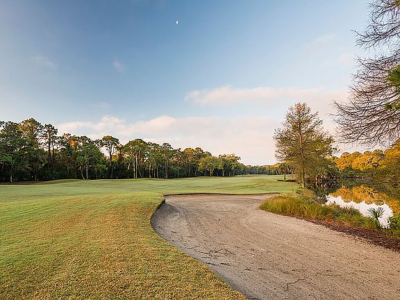 4th image of 13 Green Meadow Ln