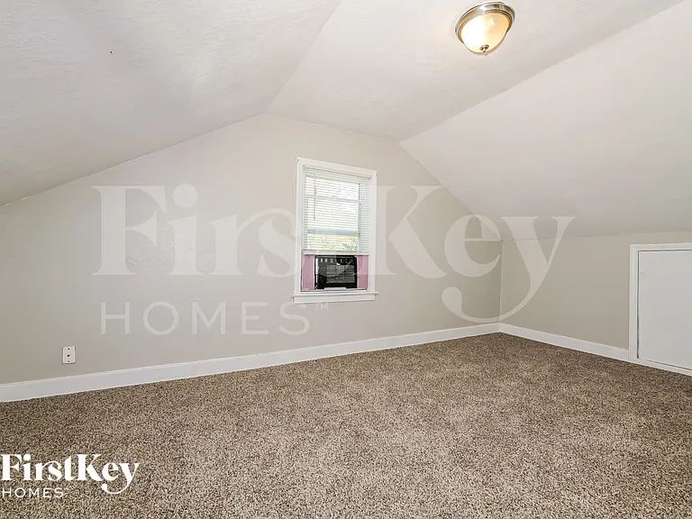 8000 E 87th St — Photo 15
