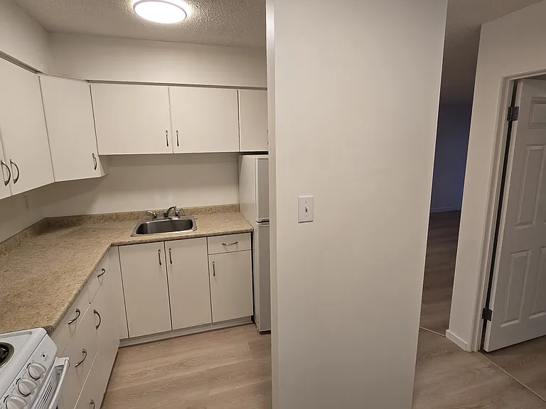 1215 Saint Georges Ave #105 — Photo 9