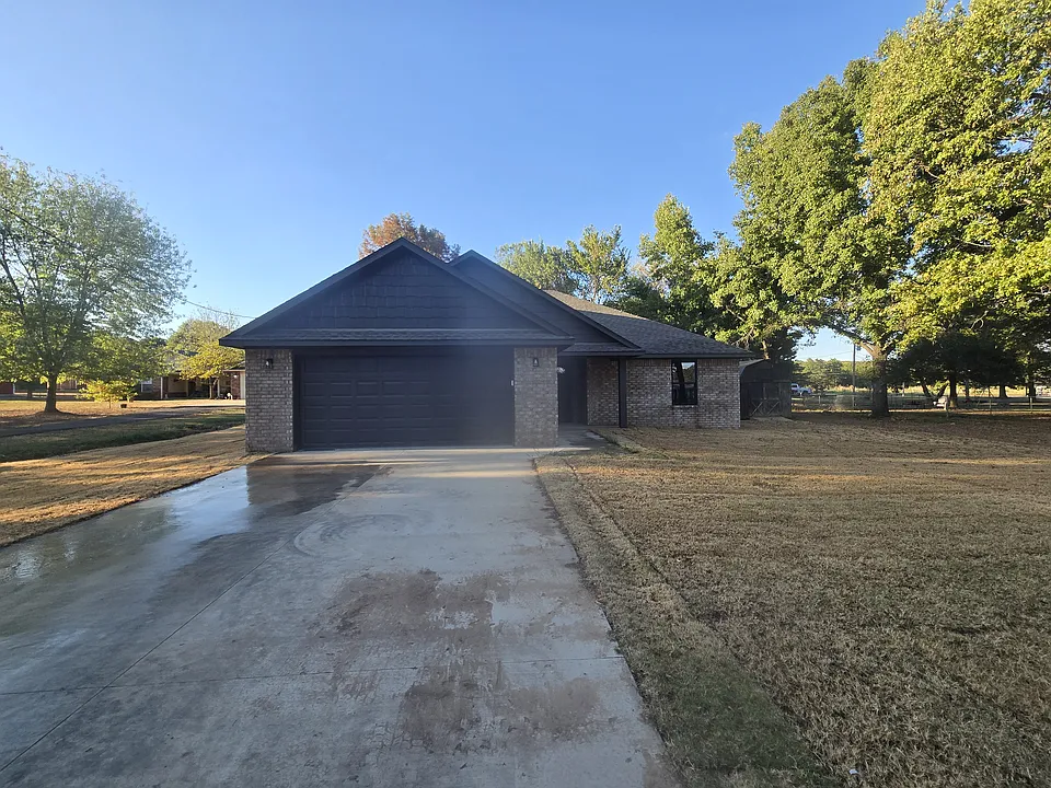 17990 W Grandview Rd